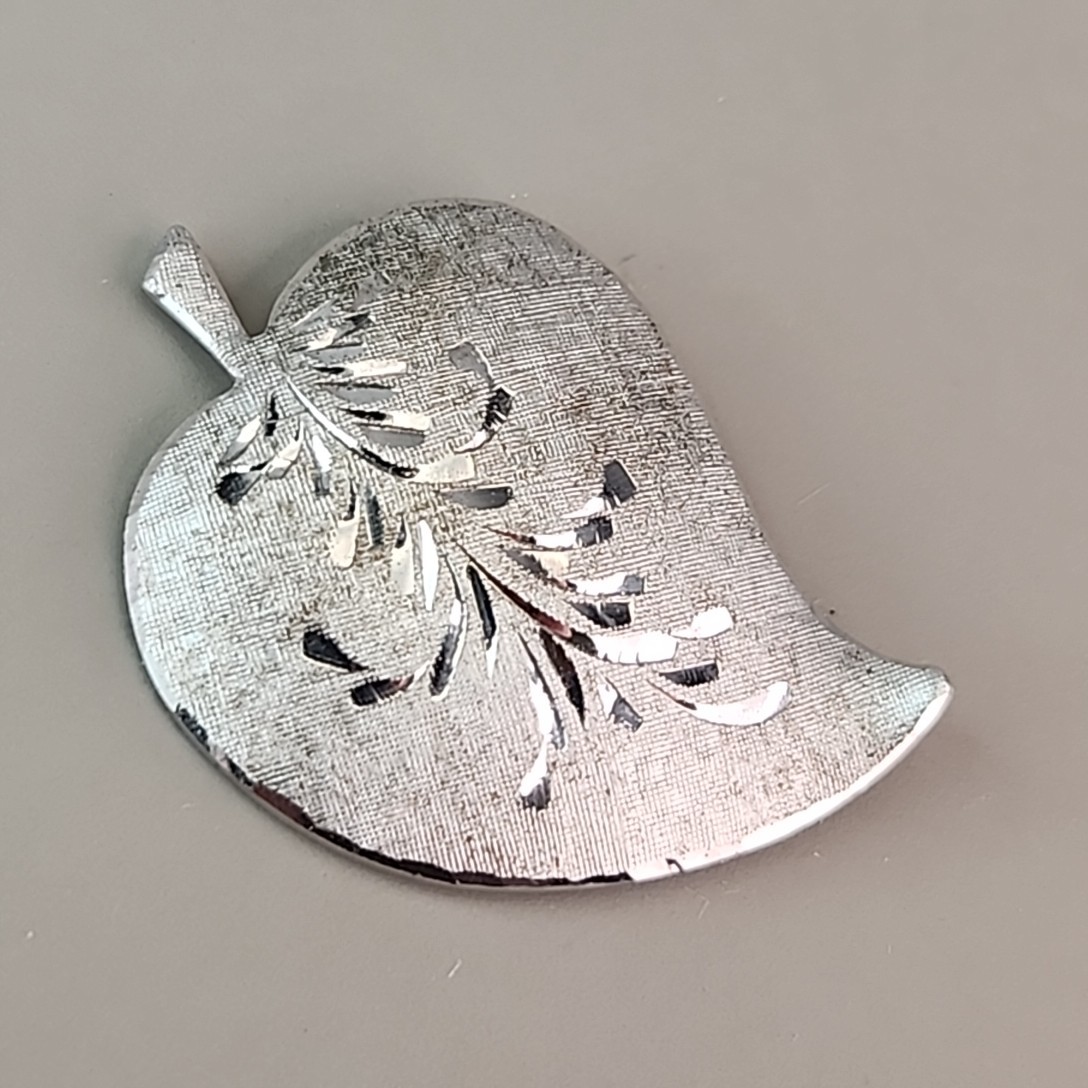Vintage Etched Leaf Brooch MA Sterling Silver Richline 1.5″