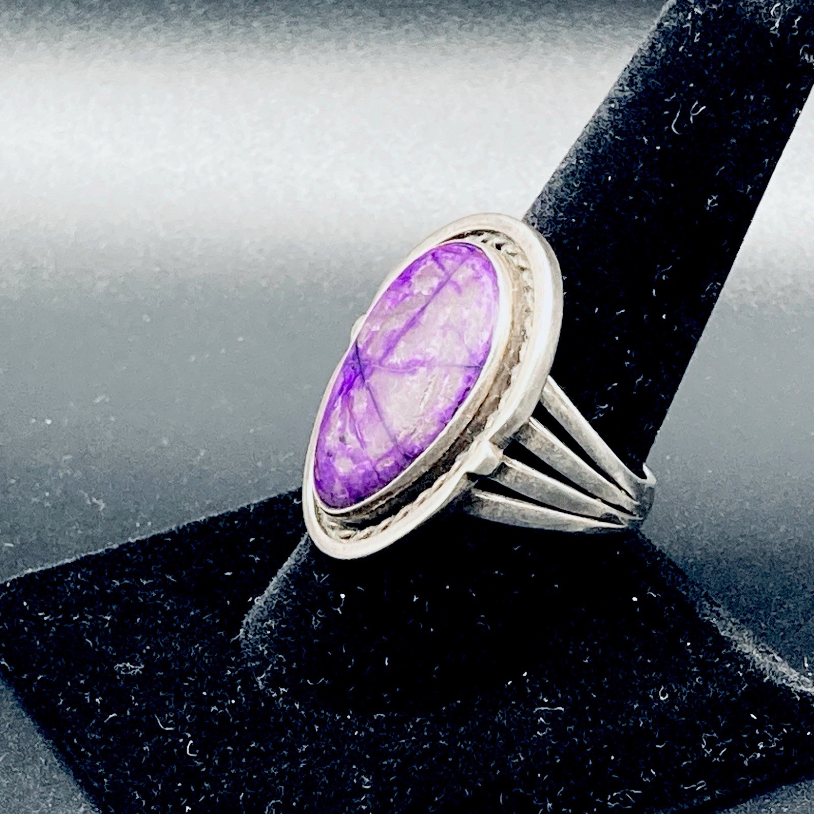 Vintage Navajo Sterling Silver Purple Sugilite Oval Ring Size 9.75