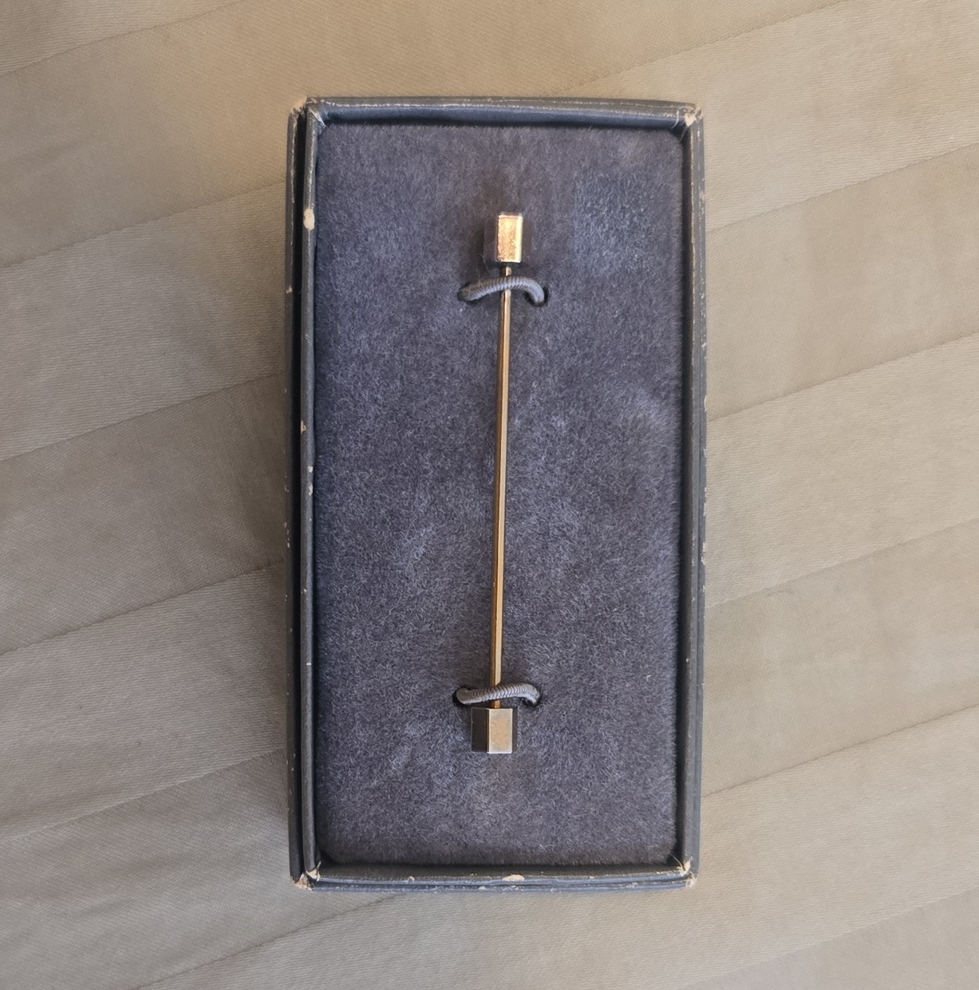 Vintage Men’s Gold Tie Pin Stick Pin Tie Tack in Presentation Box 1512-134/30