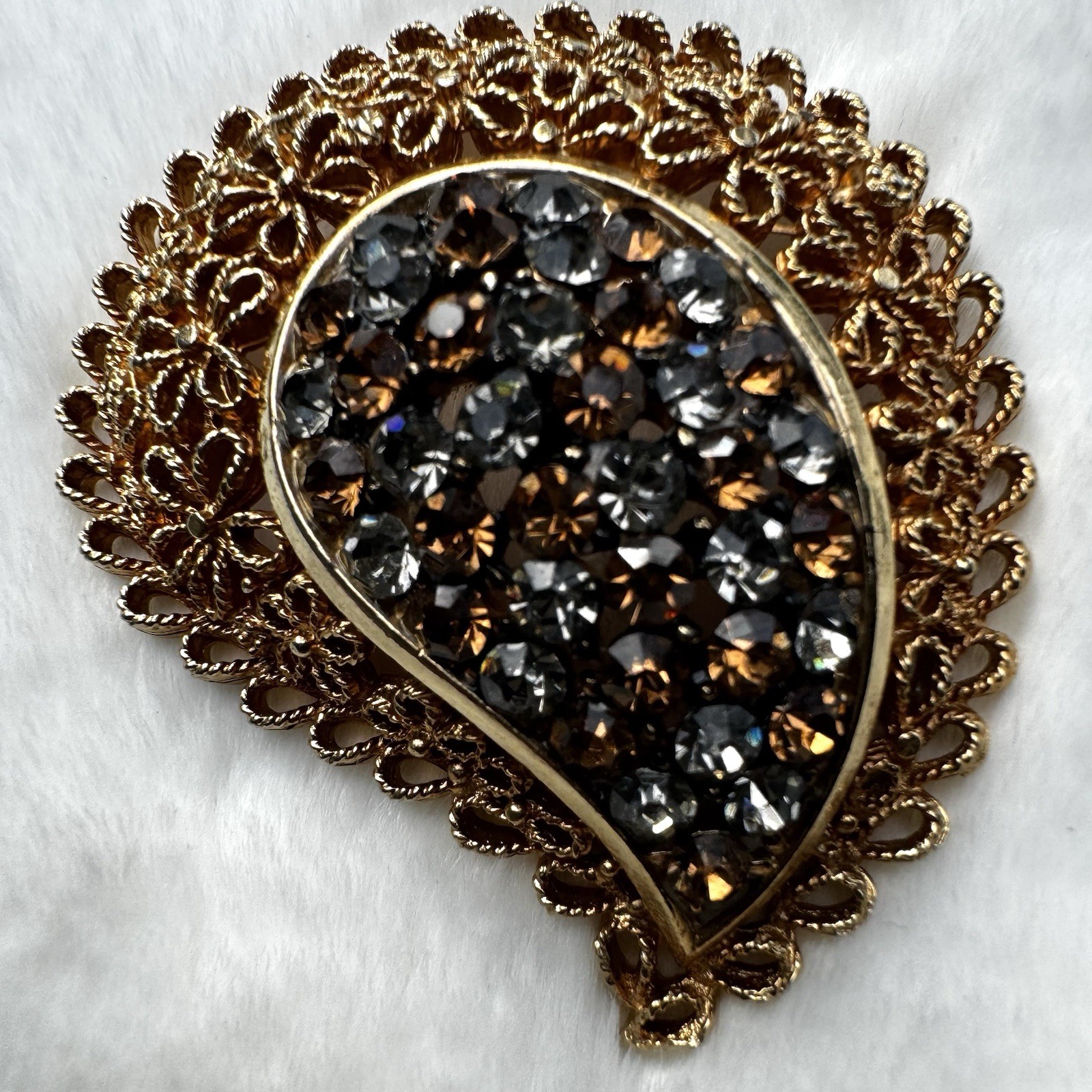 Vintage Karu Arke Grey & Amber Rhinestone Gold Tone Floral Filigree Brooch Pin