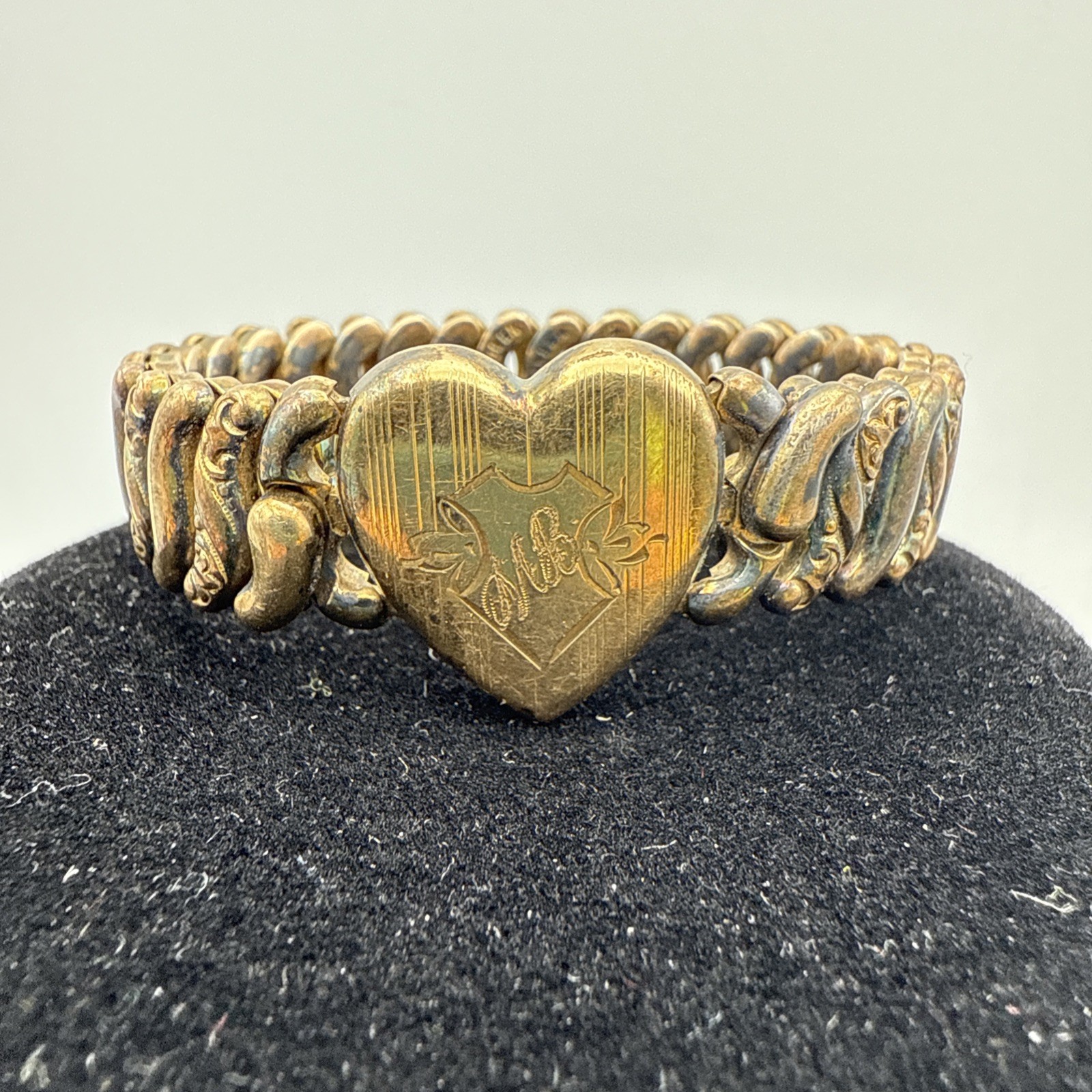 VTG – WWII Pitman & Keeler “American Queen” sweetheart bracelet