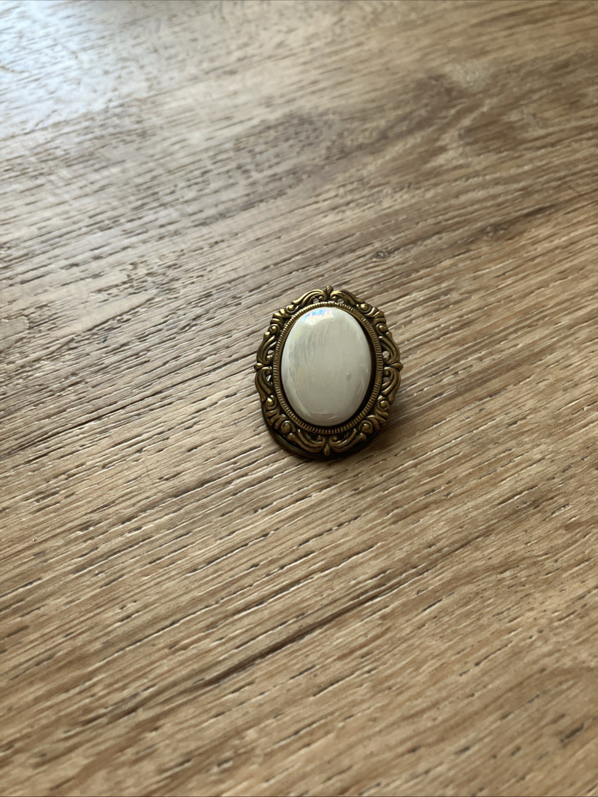 Vintage Jeri Lou Scarf Clip Jeri-Lou Gold Tone Oval Stone