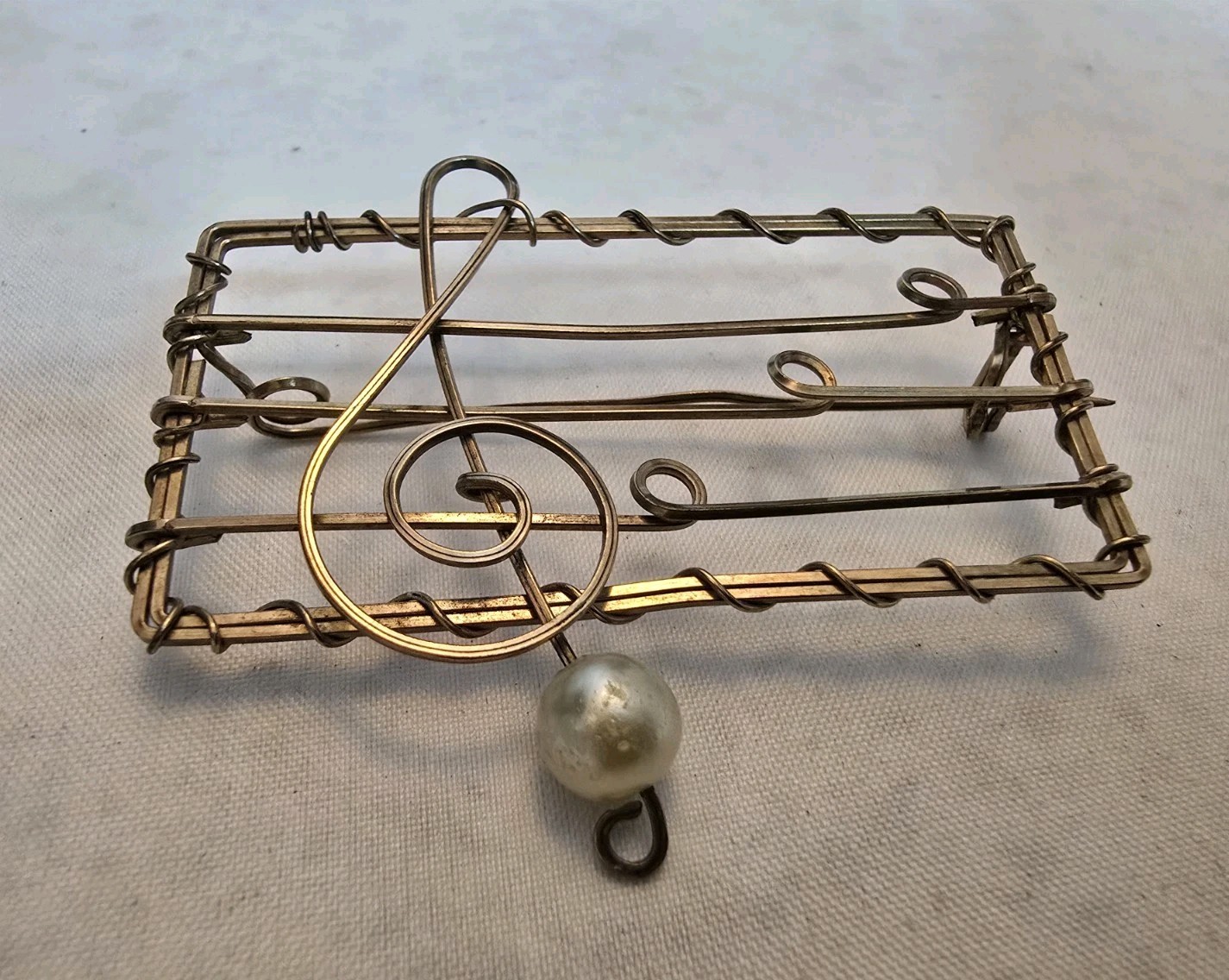 Vintage Artisan Wire Wrapped Brooch Faux Pearl Dangle Open Frame C Clasp #916