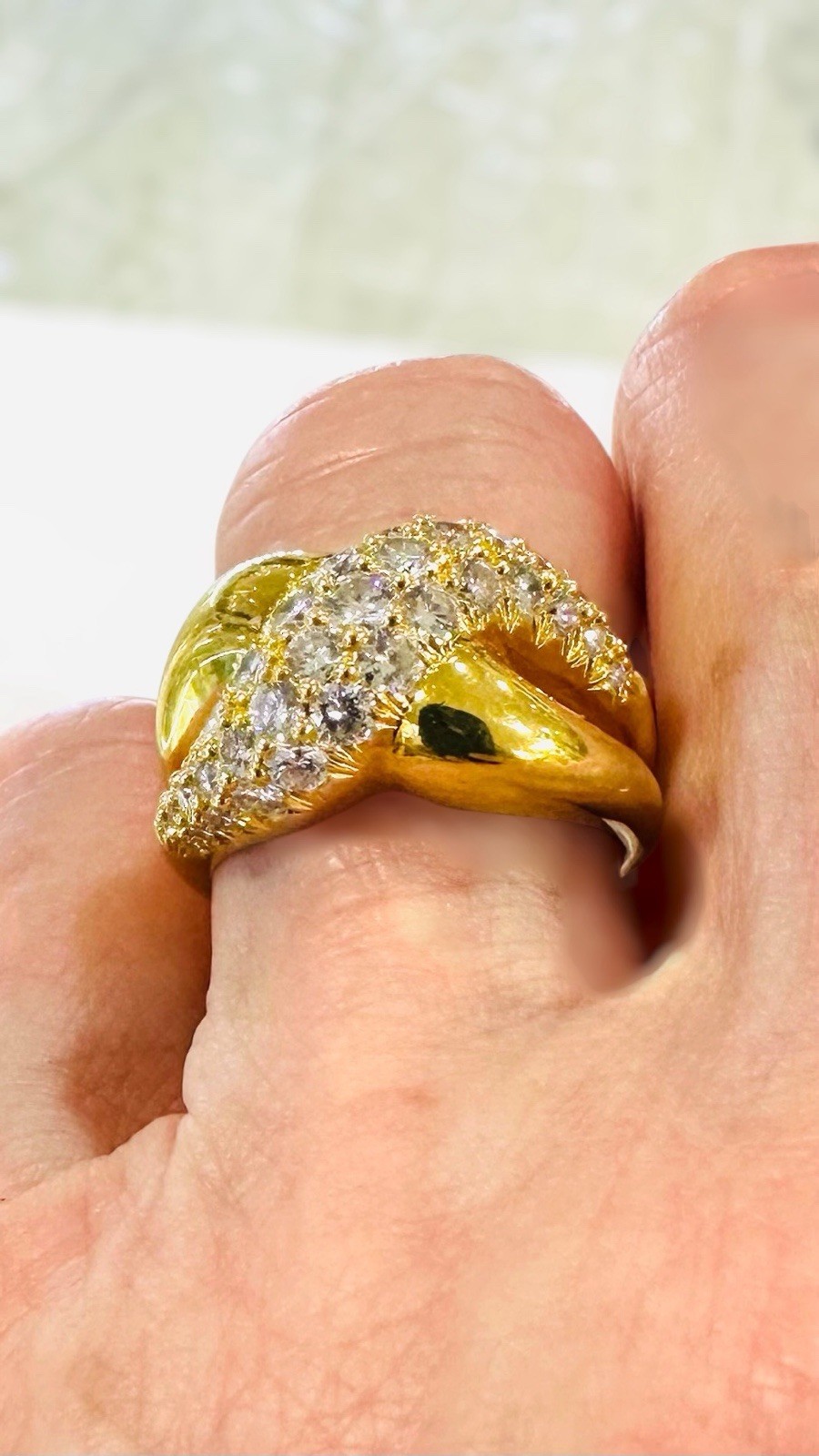 Kurt Wayne 1.50 Carat Paved Diamond 9.6 Grams 18k Yellow Gold Ring 6