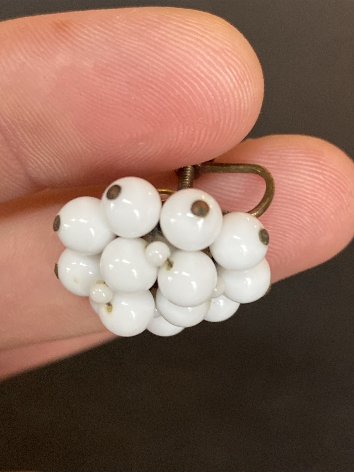 Vtg JAPAN White Milk Glass Round Beaded 7/8” Cluster Screw Back Earrings Floral