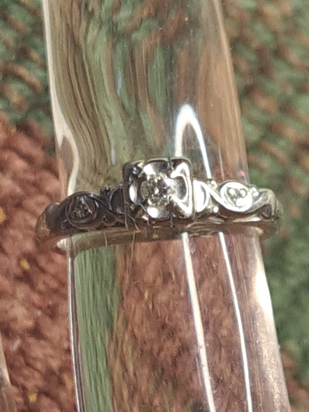 14k White Gold Designer Solitaire Diamond Ring 3 Diamond 2.3Gram Sz 5