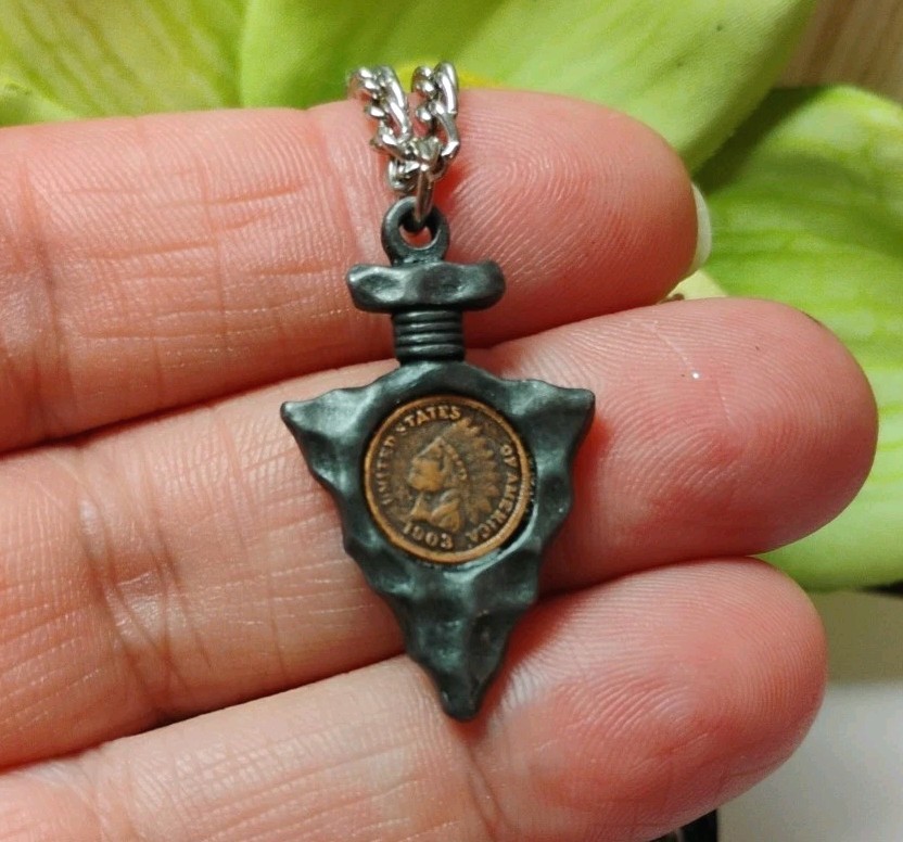 Vintage ARROWHEAD Pendant w/Mini Indian Head Coin on 19″ Chain Necklace!
