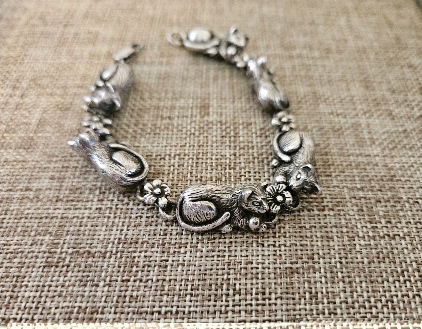1989 Carol Felley 7.5″ Sterling Silver Cat Bracelet Southwest Designer Vintage