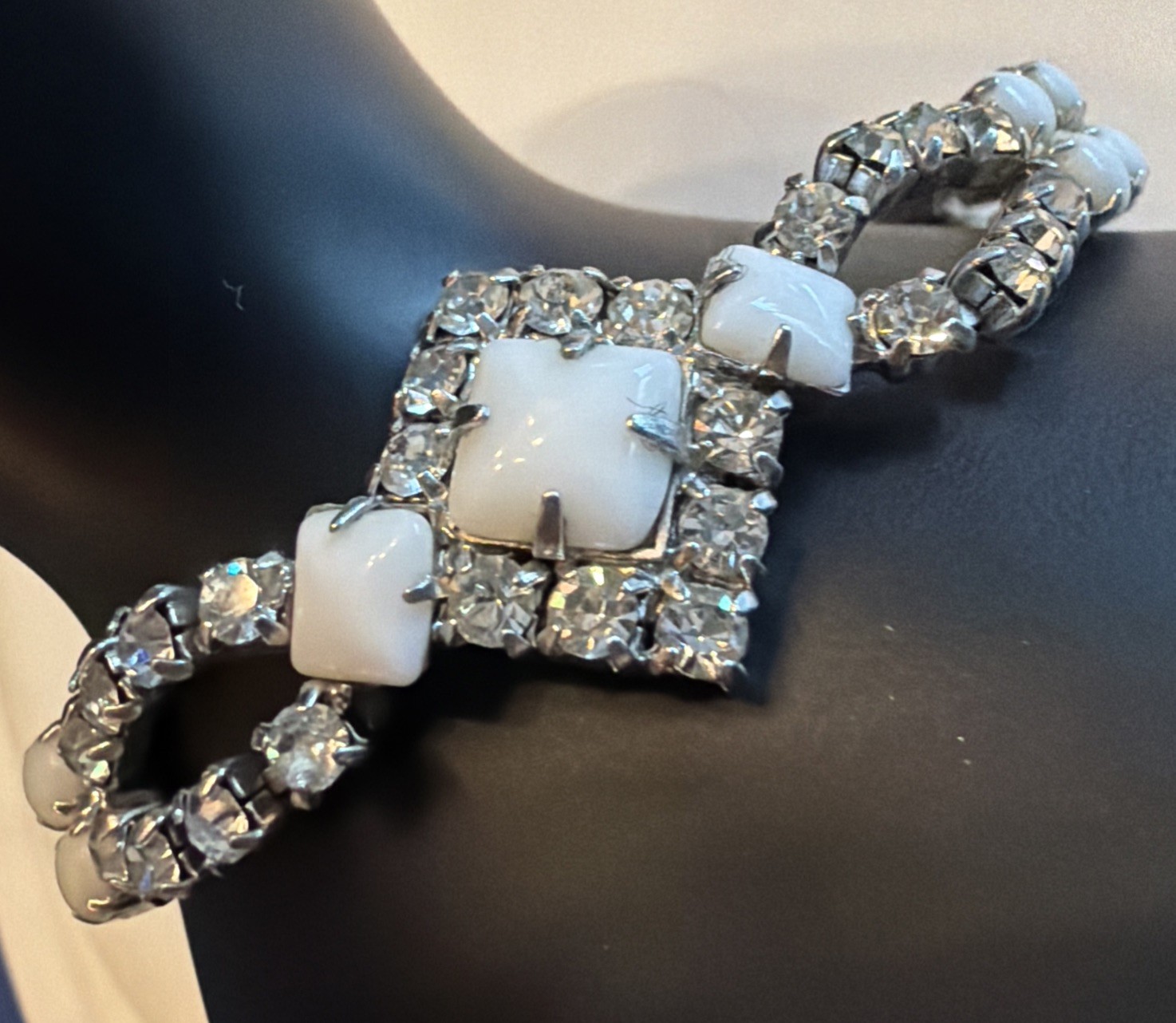 Kramer Vintage 1950″s Milk Glass Rhinestone 7″ Bracelet Silver Tone W26
