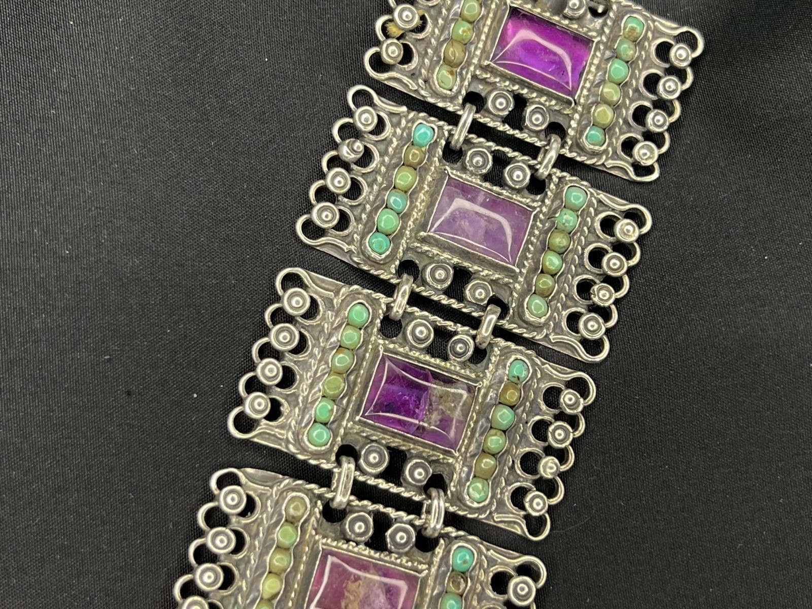 Eight-Panel Mexican Silver/Amethyst Bracelet in Matl Style