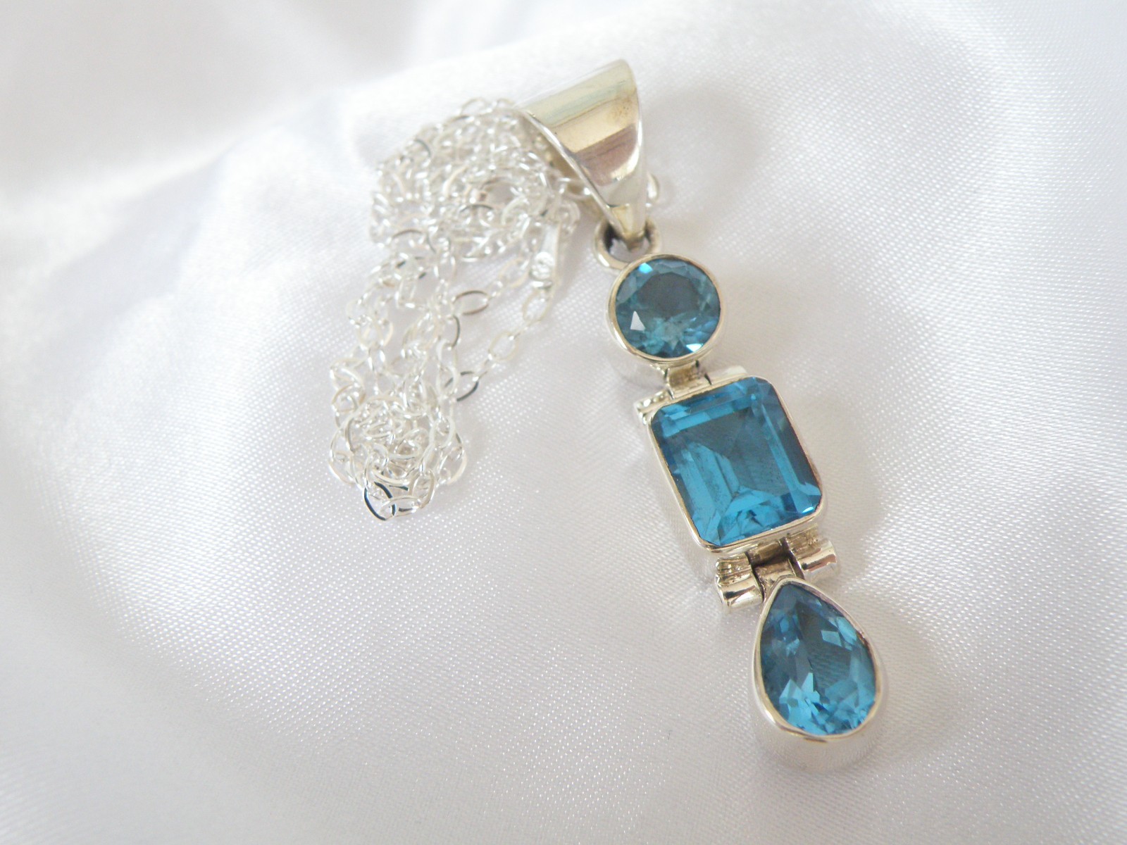 Arya Sterling Silver 925 Large Hinged Heated Blue Topaz Pendant Necklace