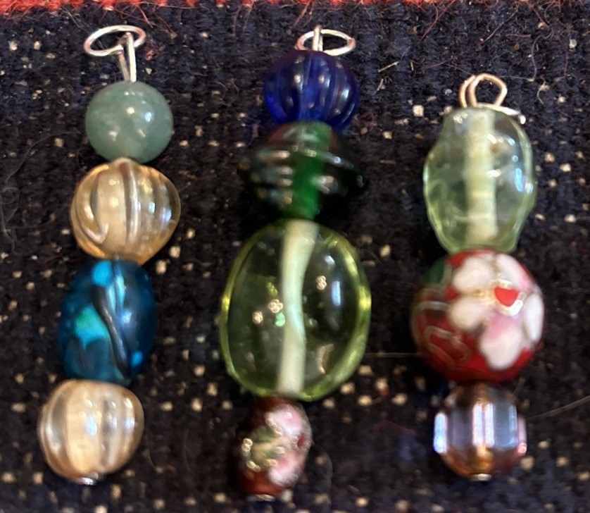 LOT OF 10 VINTAGE TO NOW PENDANTS VARIOUS SIZES HAND BLOWN GLASS PENDANTS CHARMS
