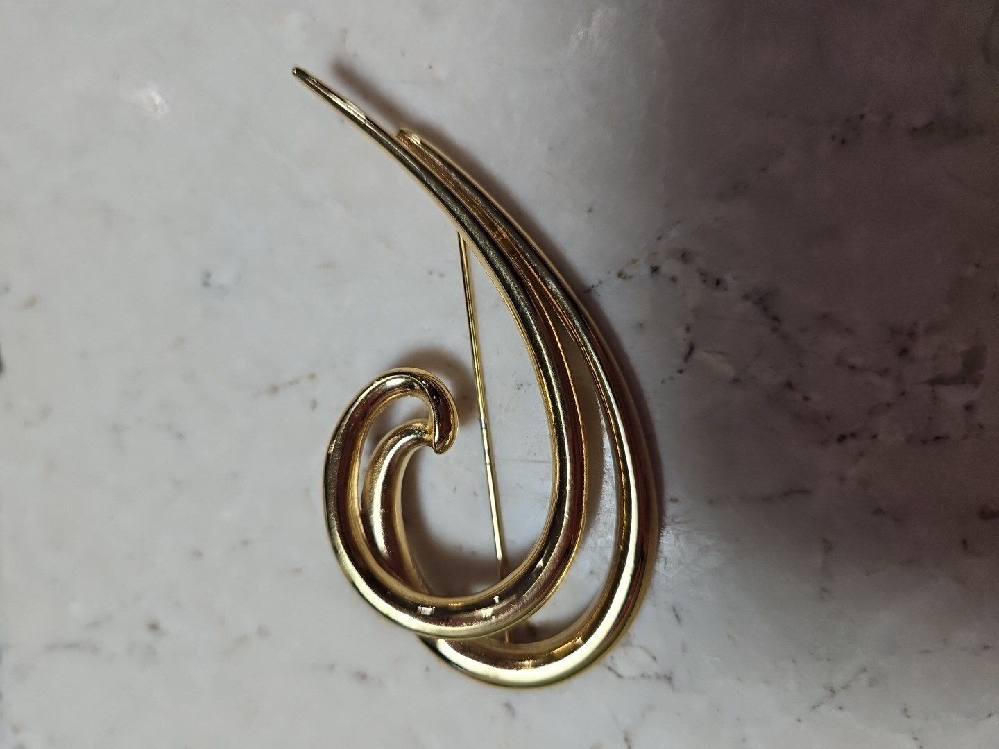 Givenchy Wave Brooch Signed Gold Tone 3.25in X 1.75 In. Well Made