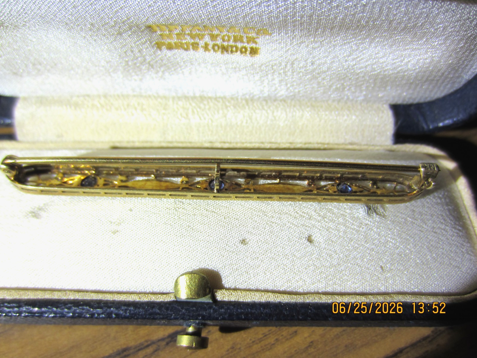 14k Gold Bar Pin Brooch With 3 Round Sapphires W Blue VTG Tiffany Box 4.5 grams