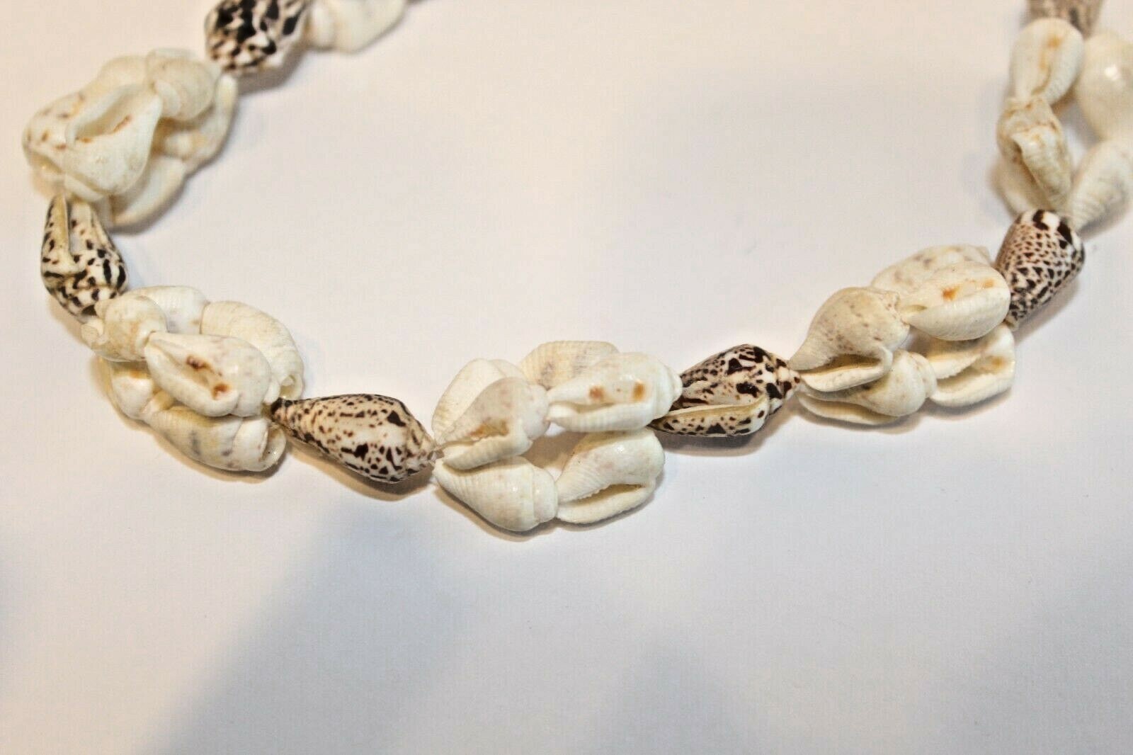 Vtg NECKLACE Strand Shell Shells Handmade 32″ long ART DECO BOHO HIPPIE