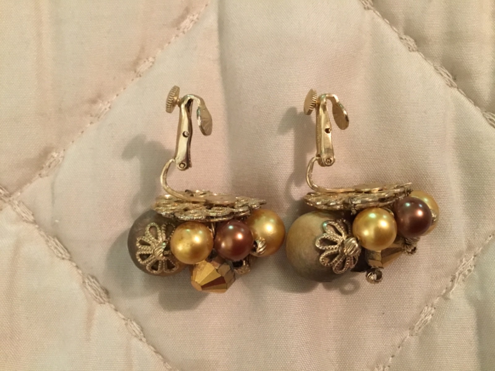 Vtg VENDOME Gold Tone Filigree Clip-On Cluster Earrings Brown Gold Beads