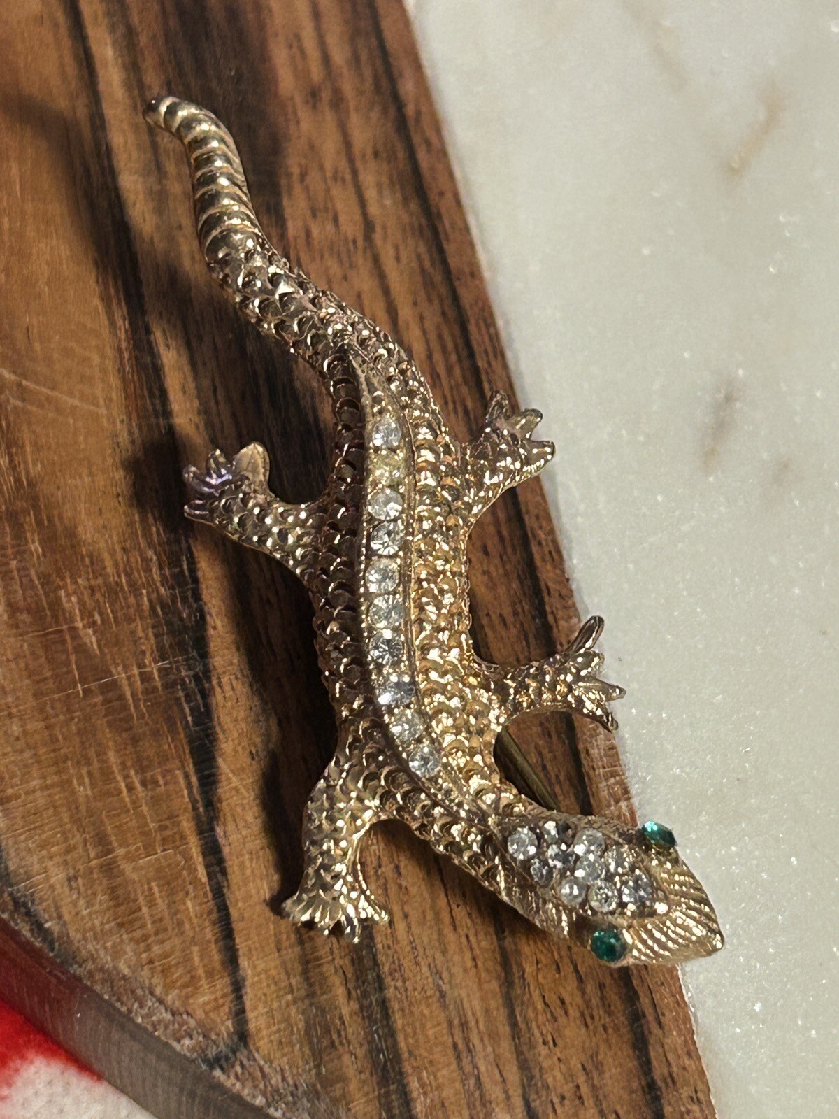 Vintage Gecko Lizard Gold Tone Brooch Pin white/colorless Rhinestones