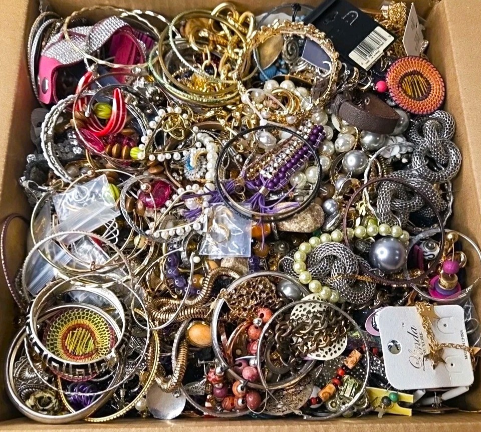 3 Lbs Jewelry Unsearched Huge Lot Vtg Vintage & New Junk & Wear Resell Tangles