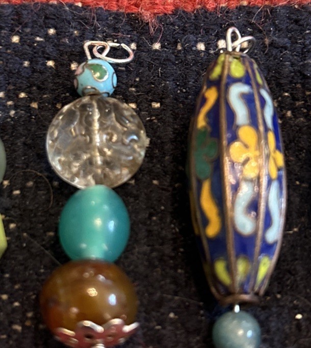 LOT OF 10 VINTAGE TO NOW PENDANTS VARIOUS SIZES HAND BLOWN GLASS PENDANTS CHARMS