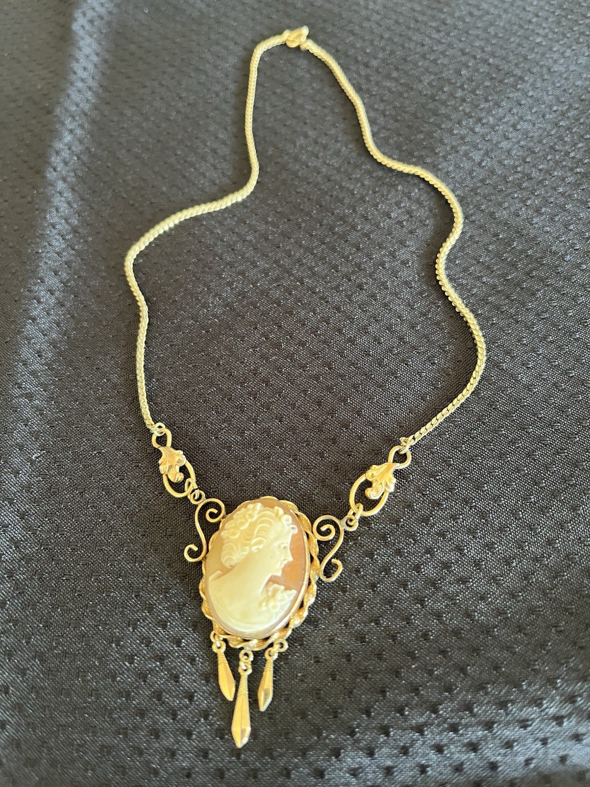 Vintage Gold Filled Cameo Necklace Portrait Beige Cream Fine Jewelry