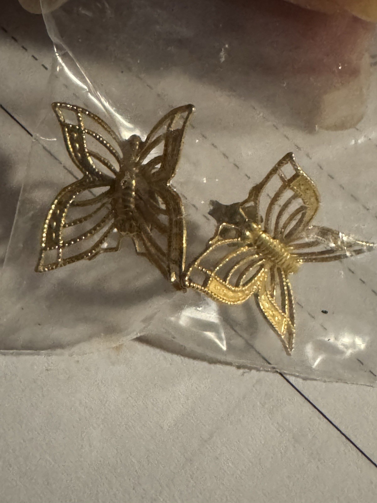 Filigree Gold-toned Butterfly Pierced Earrings 1970’s .5″