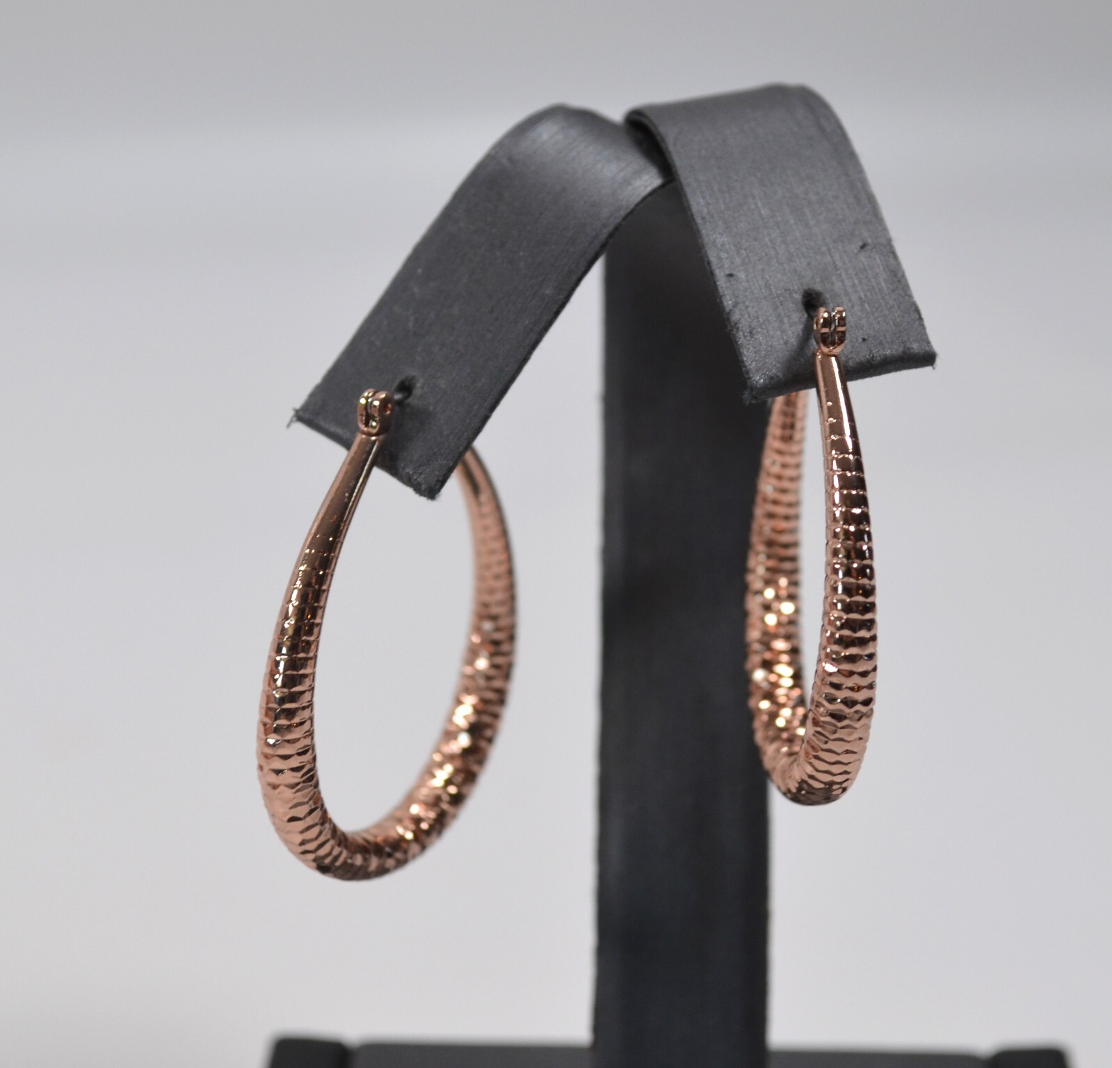 Vintage Gold Tone Pierced Loop English Lock Earrings 1.5″ Copper Color