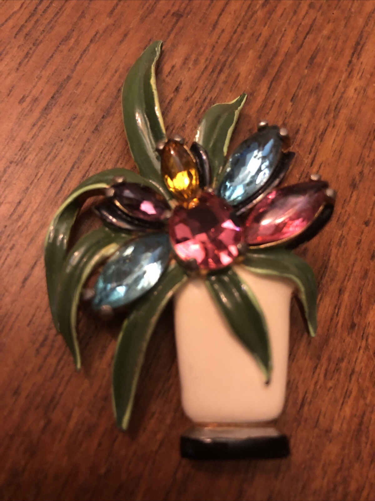 VINTAGE UNSIGNED ENAMELED FLOWERING POTTED PLANT VASE BROOCH PIN 1940’S
