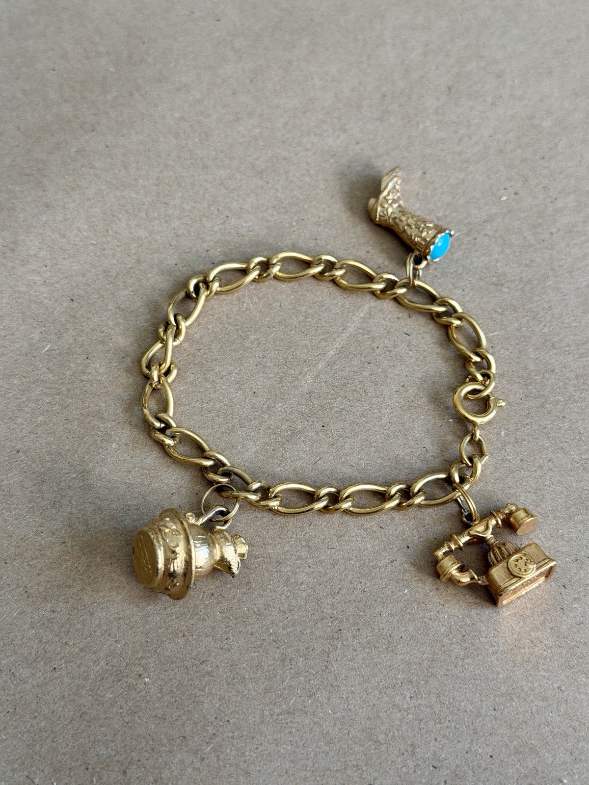 Vintage 1970’s Avon Gold Tone Charm Bracelet | 3 Charms 7.5″ Signed