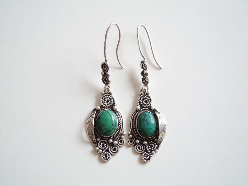 930 Silver Earrings, Dangle Long Stone Green 7.4 G/5.7 X 1.5 Cm