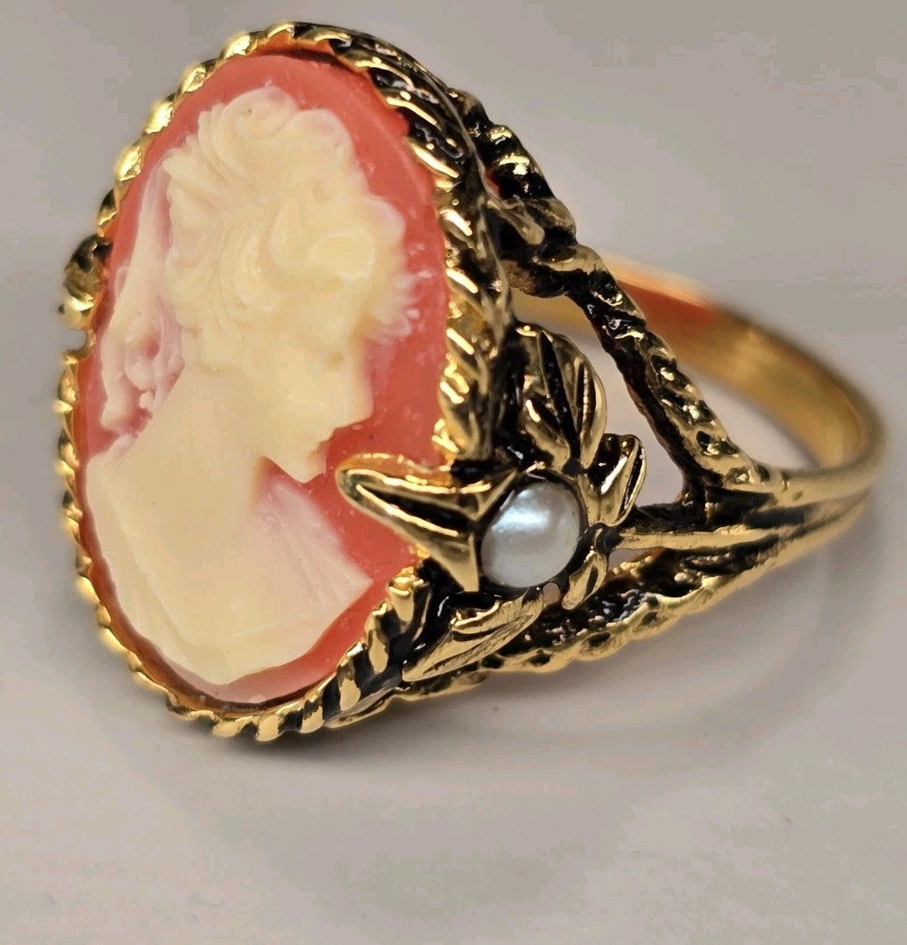 VINTAGE WOMENS ROSES FLOWERS OVAL CAMEO RING SZ 6.5 GOLD – Orange White Pearl