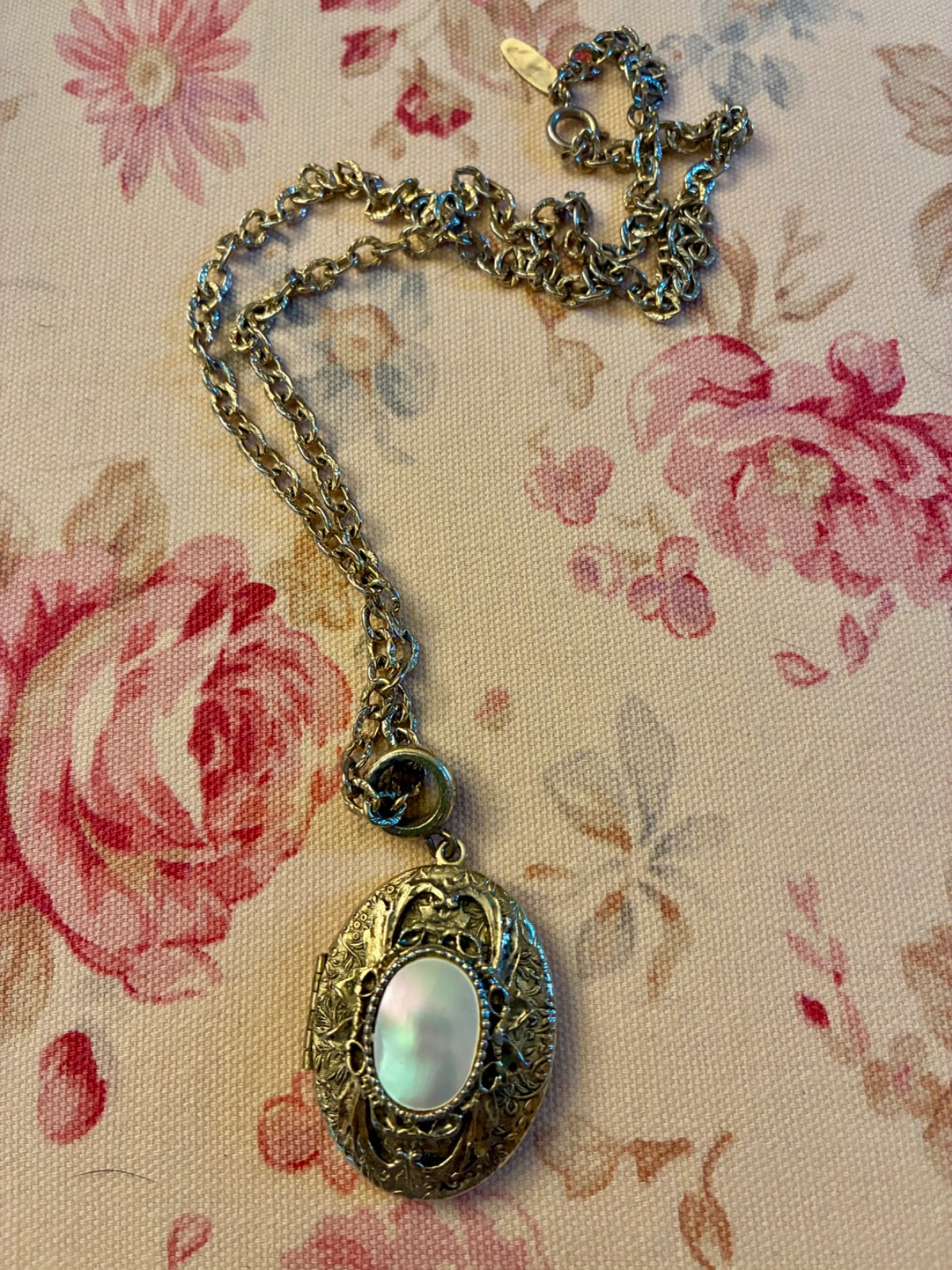Vintage Whiting and Davis mother of pearl locket gold tone 28 inch chain