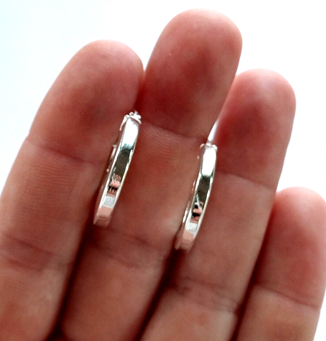 ! Lovely Vintage SU 925 Sterling AV DO 23mm Diameter Hoop Earrings
