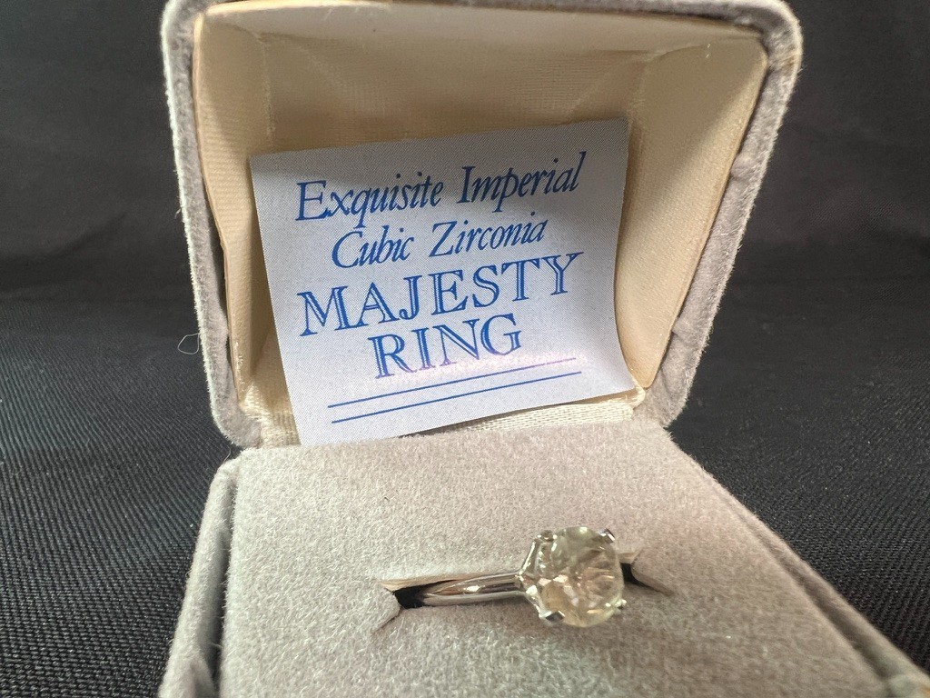 Vintage Imperial Cubic Zirconia Majesty Ring Size 7 Solitaire 14K Electroplate
