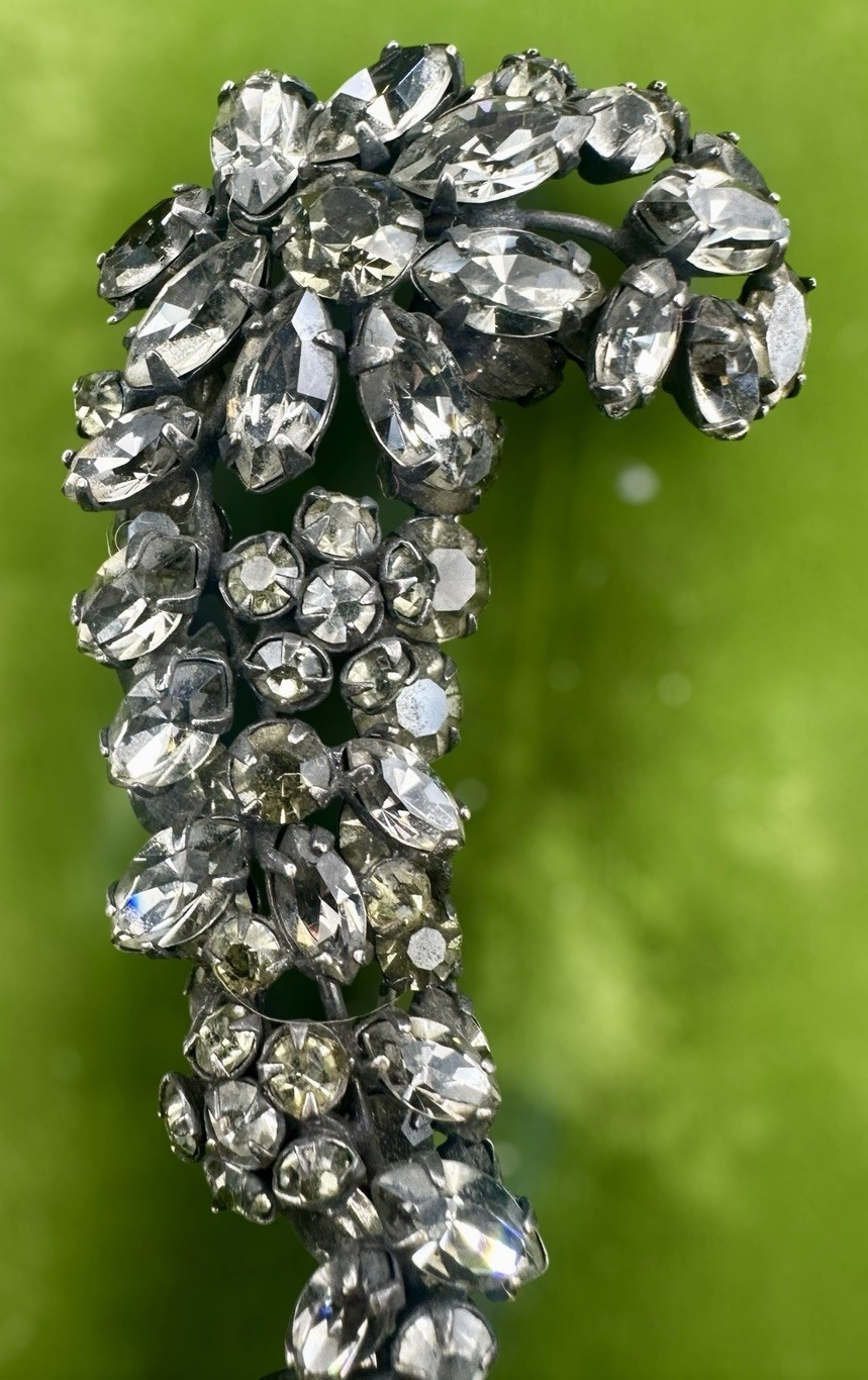 Vtg Verified SCHREINER Sculptural Smoky Rhinestone Spray Floral Cluster Brooch