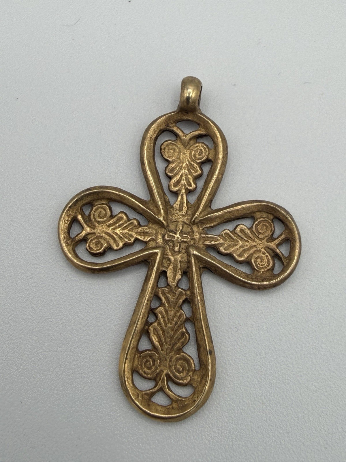 Vintage Metro Museum Art 6th Cent Byzantine Cross Reproduction Pendant Gold Tone