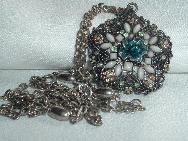 VINTAGE RHINESTONE FLORAL STAR PENDANT NECKLACE CHAIN