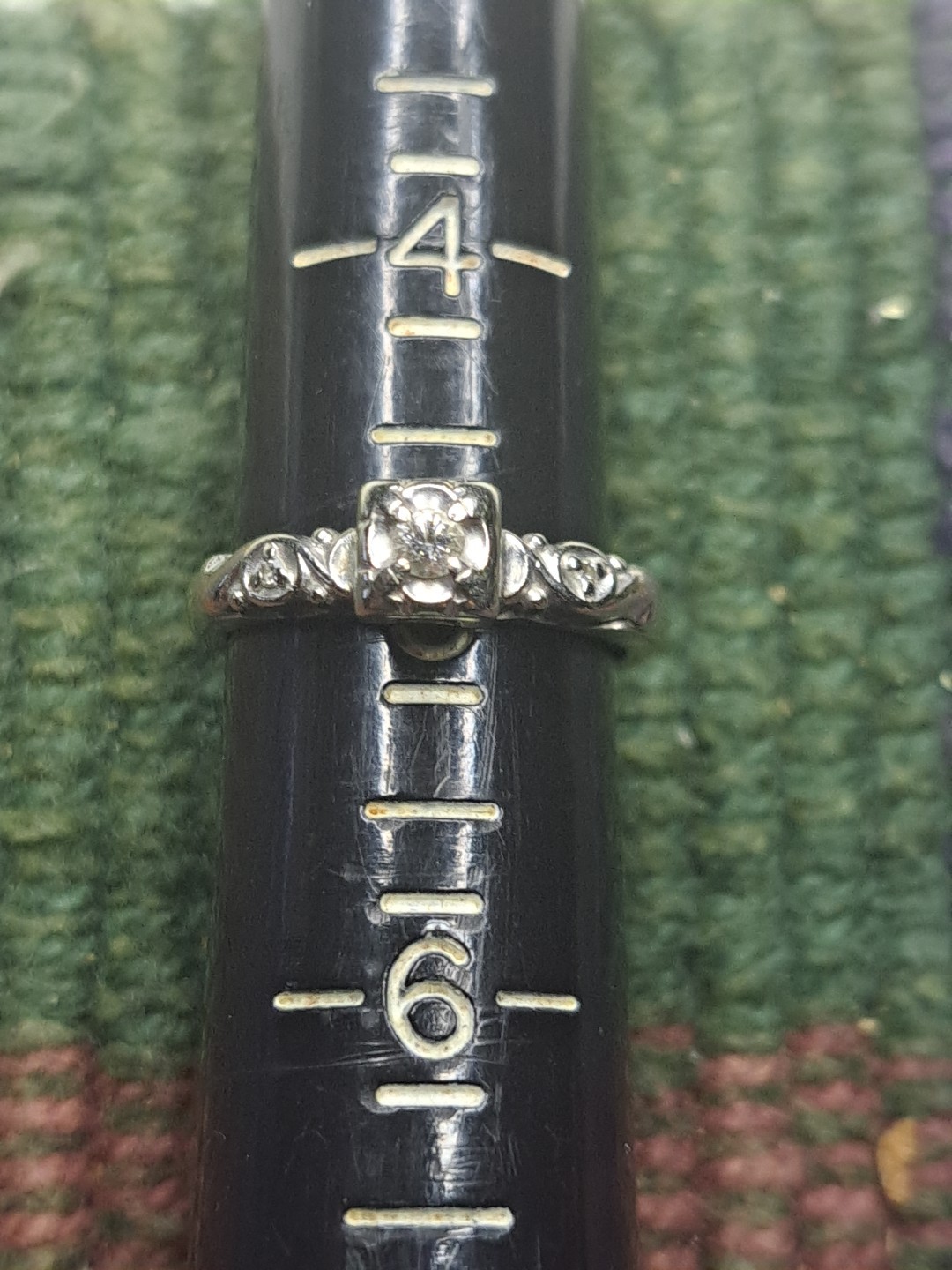 14k White Gold Designer Solitaire Diamond Ring 3 Diamond 2.3Gram Sz 5