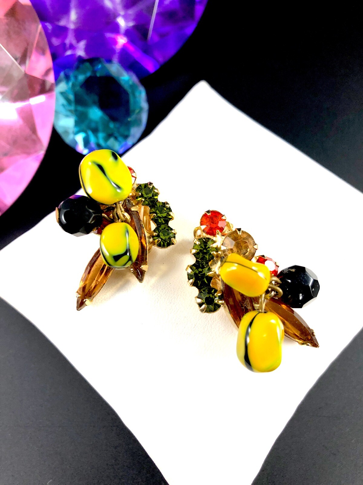 JULIANA D&E CARMEN MIRANDA STYLE NUGGET BEAD BRACELET BROOCH EARRINGS SET BOOK