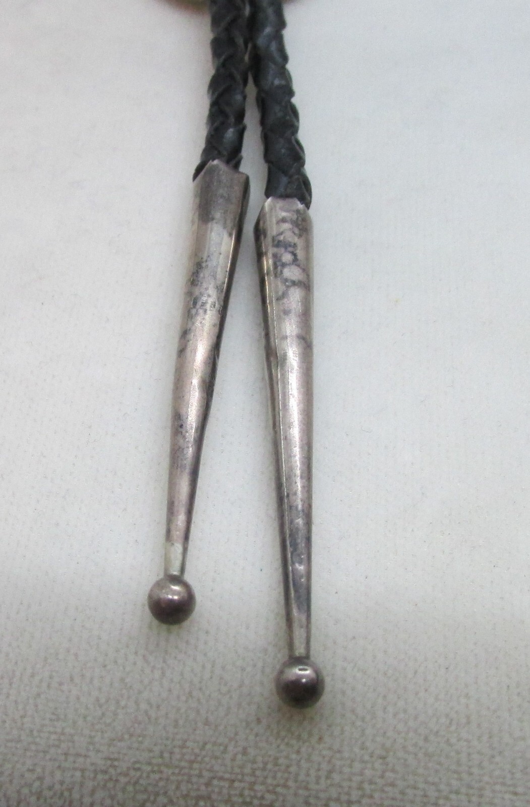 VINTAGE SOUTHWEST N.A. STERLING BEAR BOLO TIE W/TUFA CASTING