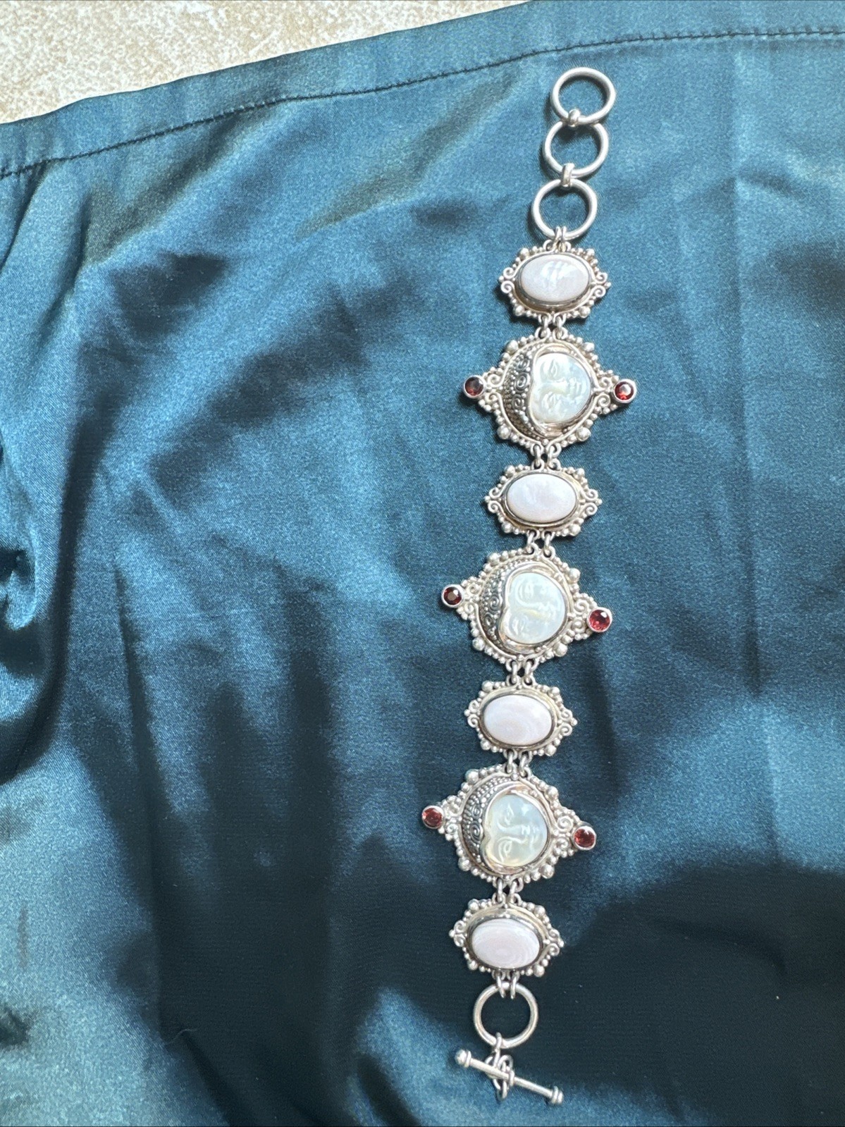 VINTAGE STERLING SILVER 925 SAJEN SIGNED MULTI-STONE CARVED FACE LINK BRACELET