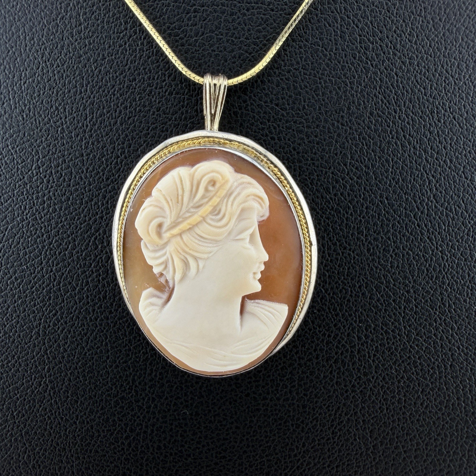 Vintage Shell Cameo Necklace Sterling Silver Vermeil Italy 20” Snake Chain