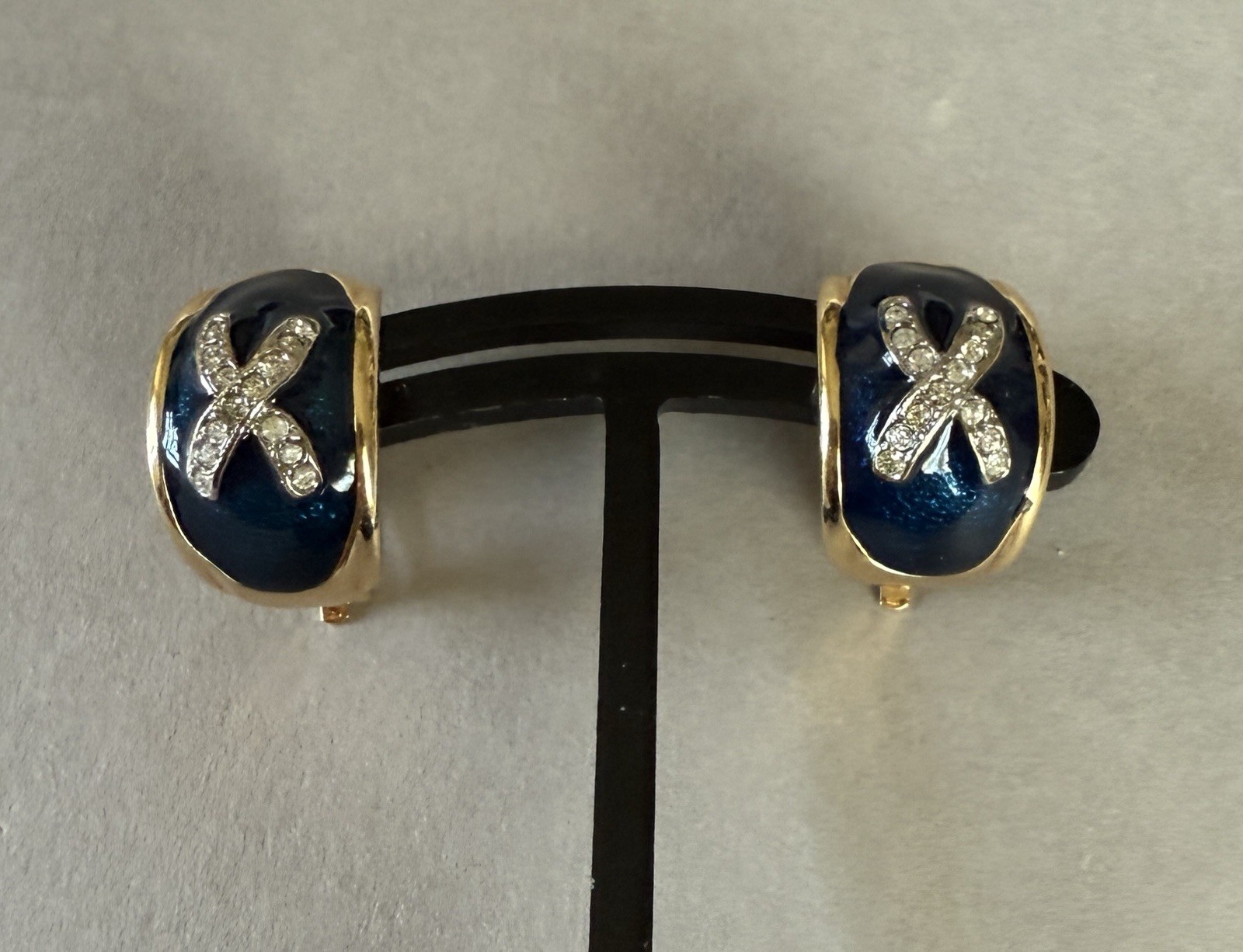 New Old Stock IVANA TRUMP Gold-tone Blue Enamel Crystal X Kiss Clip-on EARRINGS