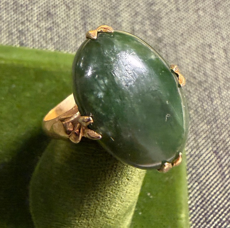 Vintage SOLID 14KT Gold Stamped Jade Ring Size 7.25 4.5g New Old Stock!
