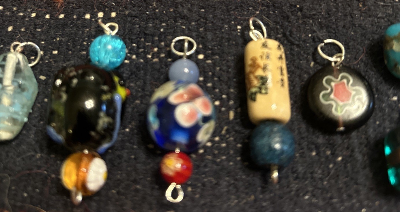 LOT OF 17 VINTAGE TO NOW PENDANTS VARIOUS SIZES HAND BLOWN GLASS PENDANTS