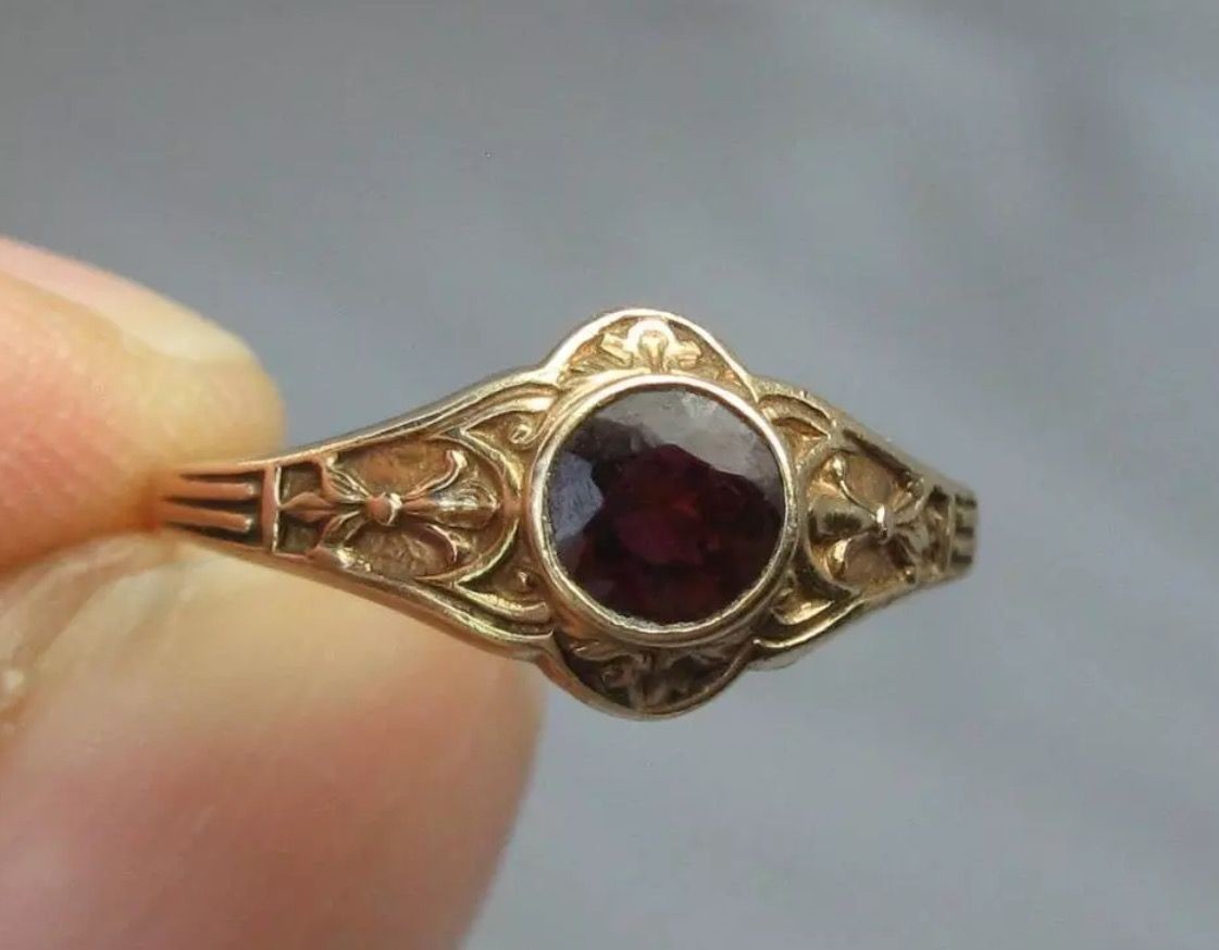 Vintage Style Round Cut Red Garnet Art Deco Bridal Engagement 925 Silver Ring