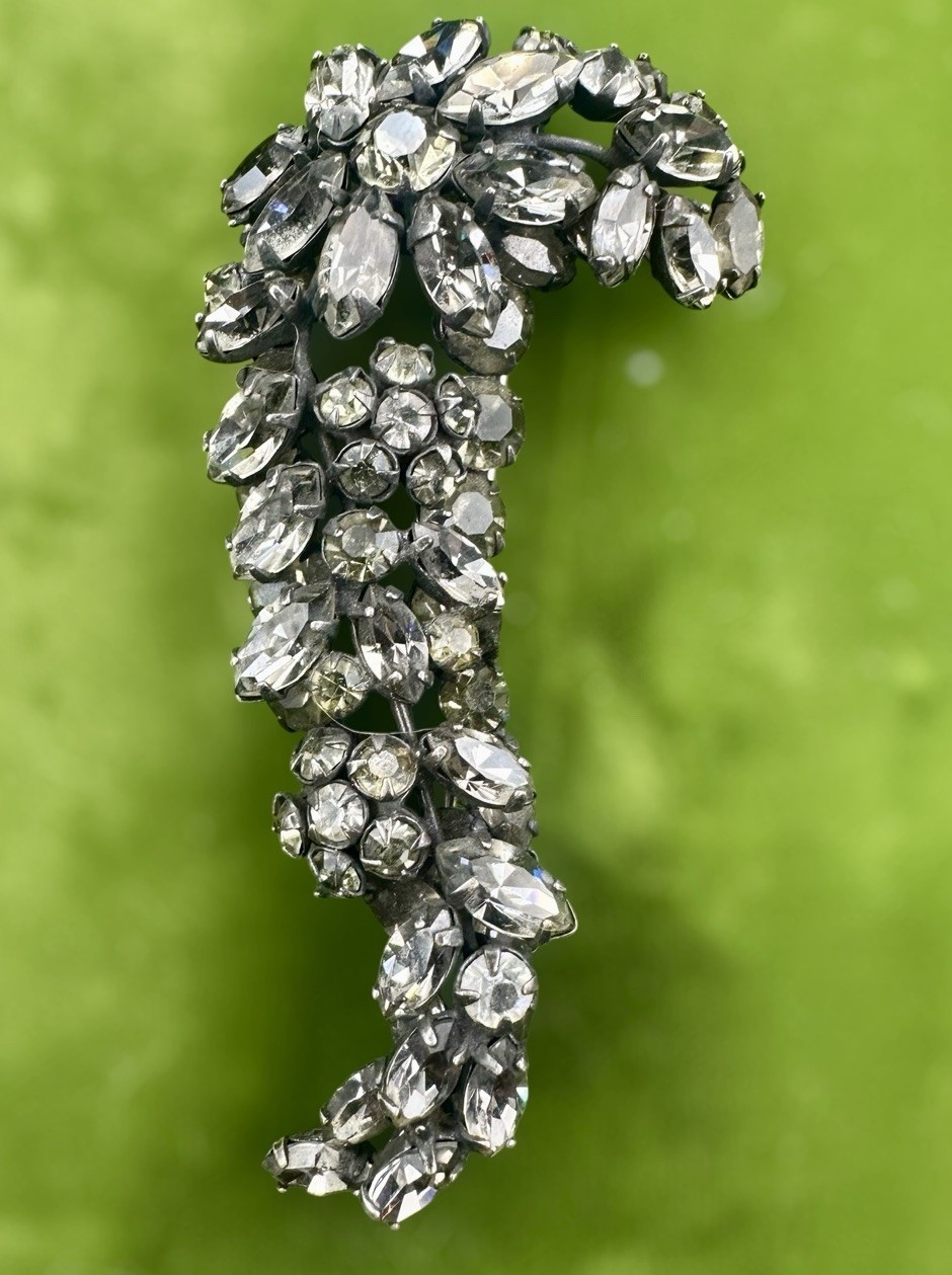 Vtg Verified SCHREINER Sculptural Smoky Rhinestone Spray Floral Cluster Brooch