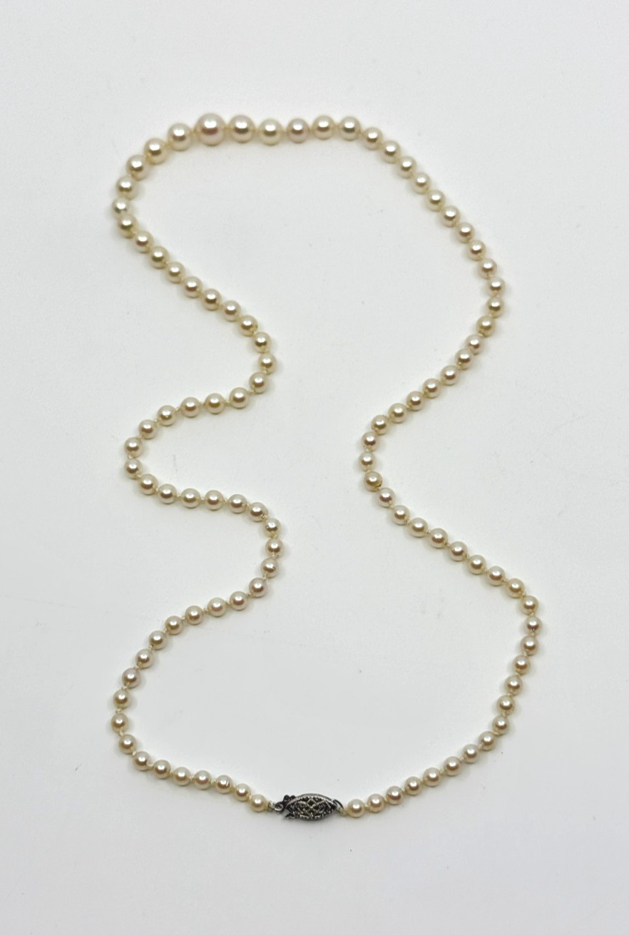 Vtg Graduated 10K Solid White Gold Japanese Saltwater Akoya Pearl Necklace 21.5″