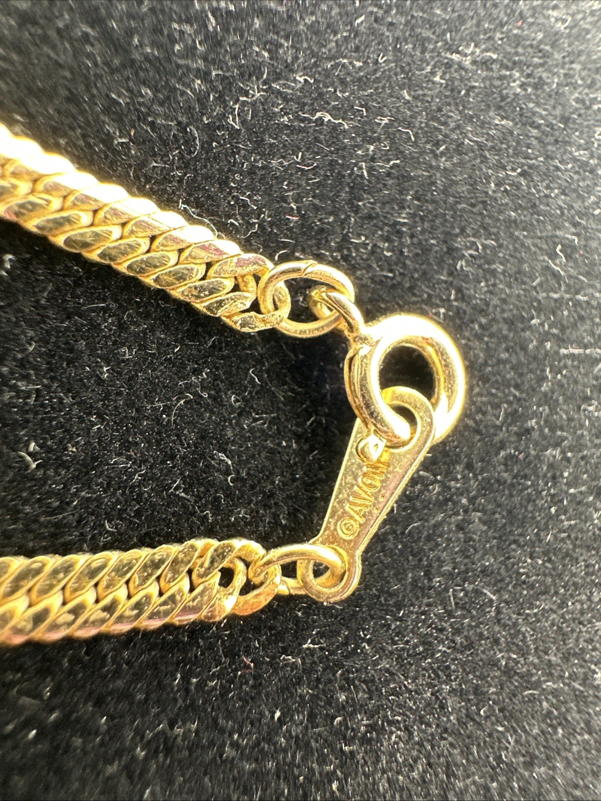 VTG Avon Set of 3 Necklace and Earring Giftset Lot 80’s Asymmetrical Gold Tone