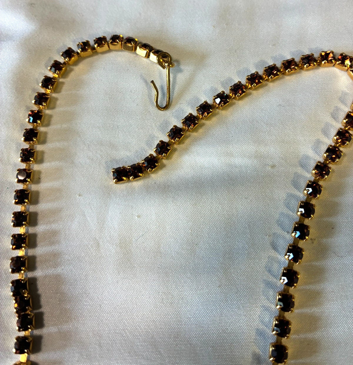 Juliana D&E Book Piece Ref No 452 Rhinestone Necklace w/ Red Fluss Stones 16”