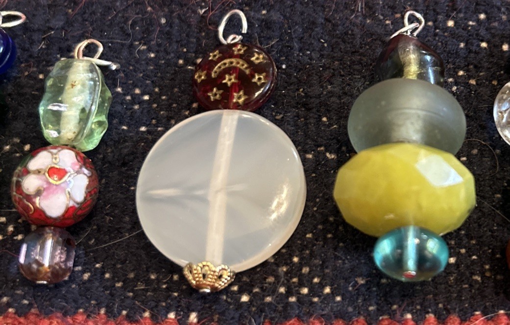 LOT OF 10 VINTAGE TO NOW PENDANTS VARIOUS SIZES HAND BLOWN GLASS PENDANTS CHARMS